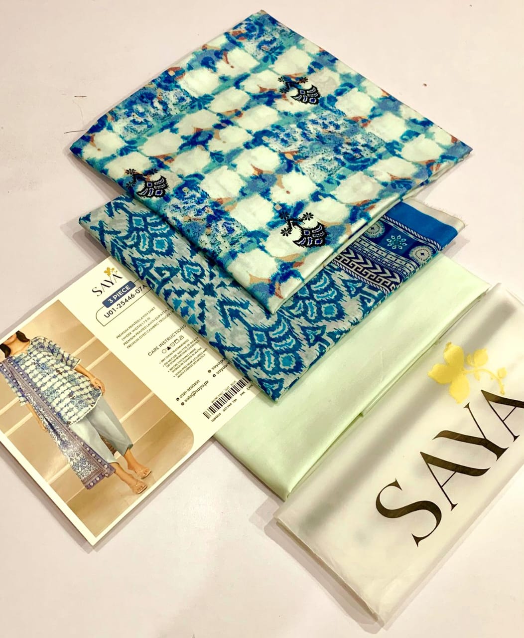 Saya Lawn 3 Pcs Suit -8