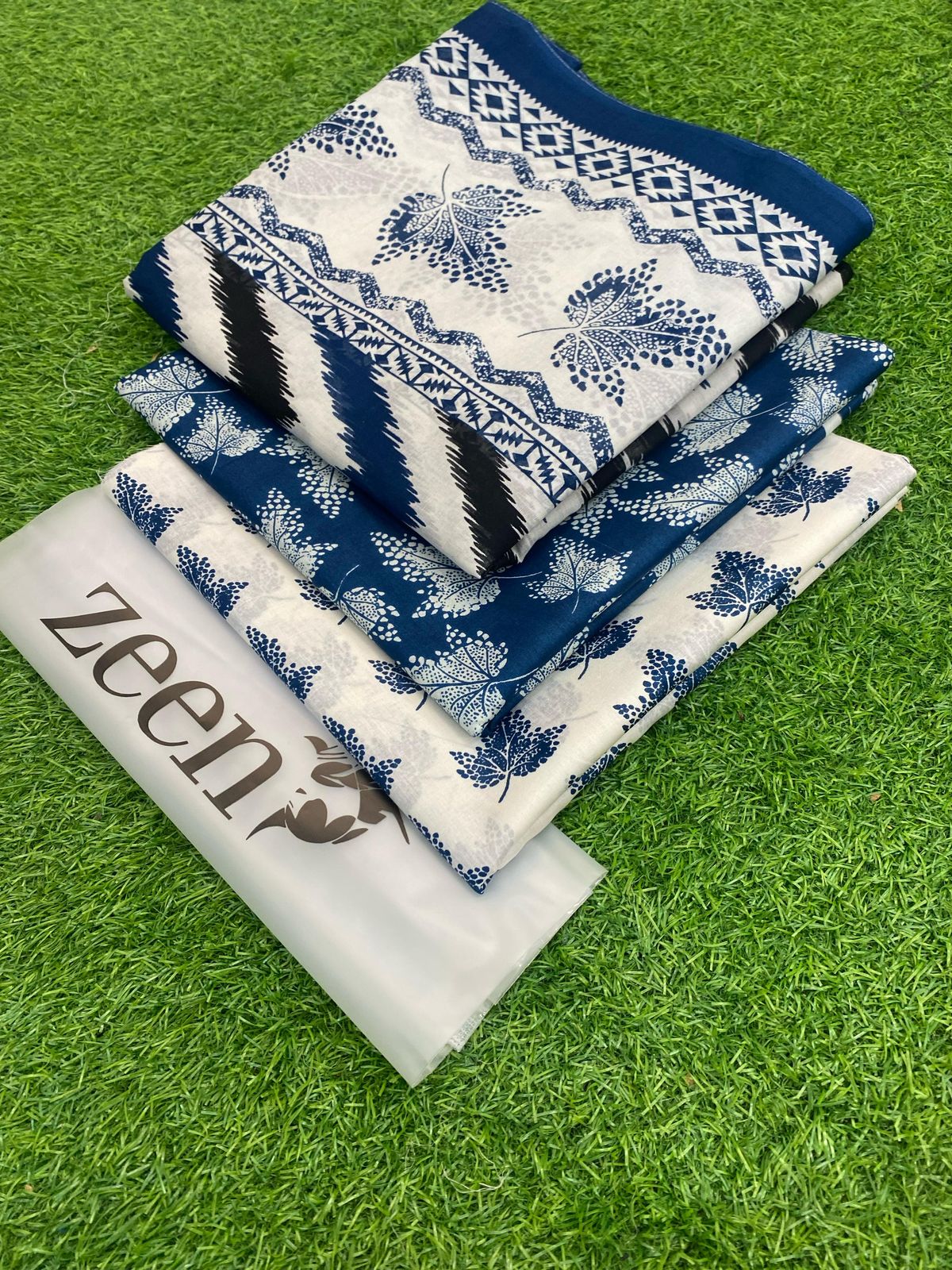 ZEEN LAWN 3P WITH ZARI & LAWN DUPPATA