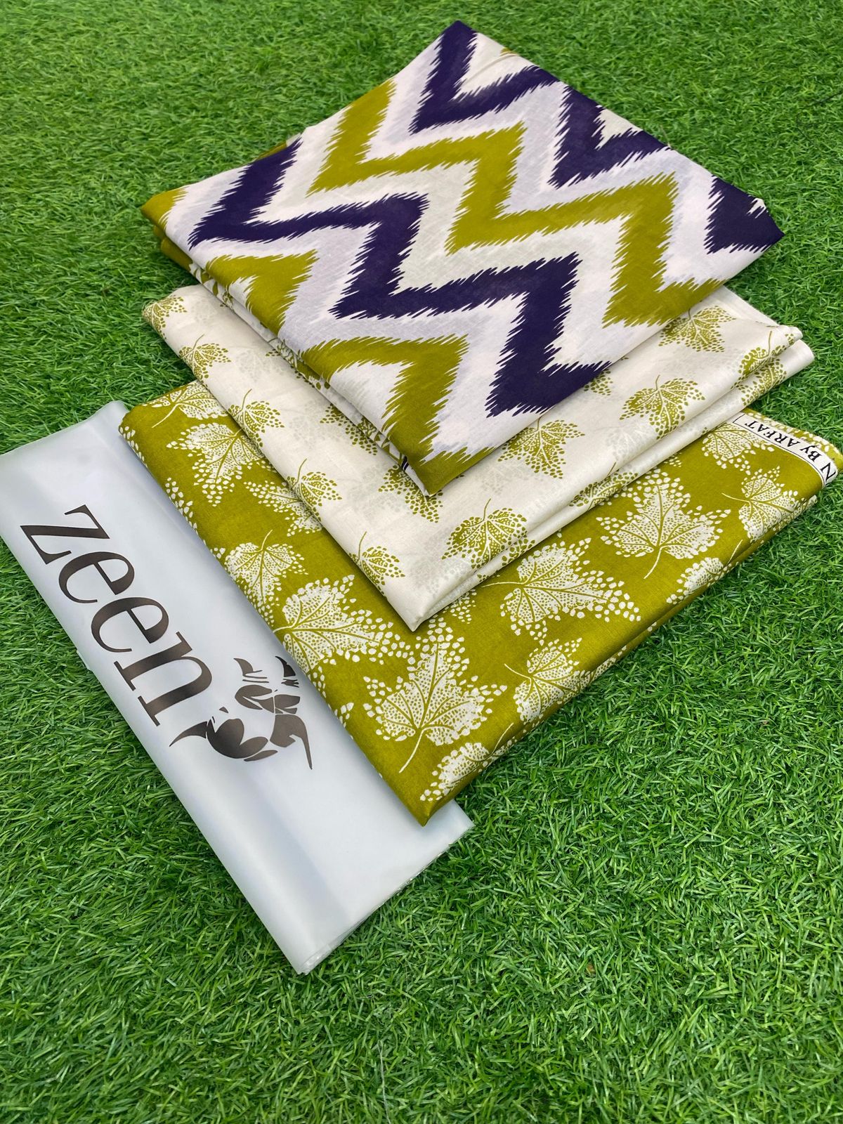 ZEEN LAWN 3P WITH ZARI & LAWN DUPPATA
