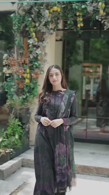 IZNIK 3 Peice Suit