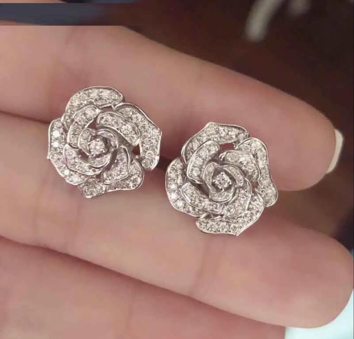White Floral Ear Studs