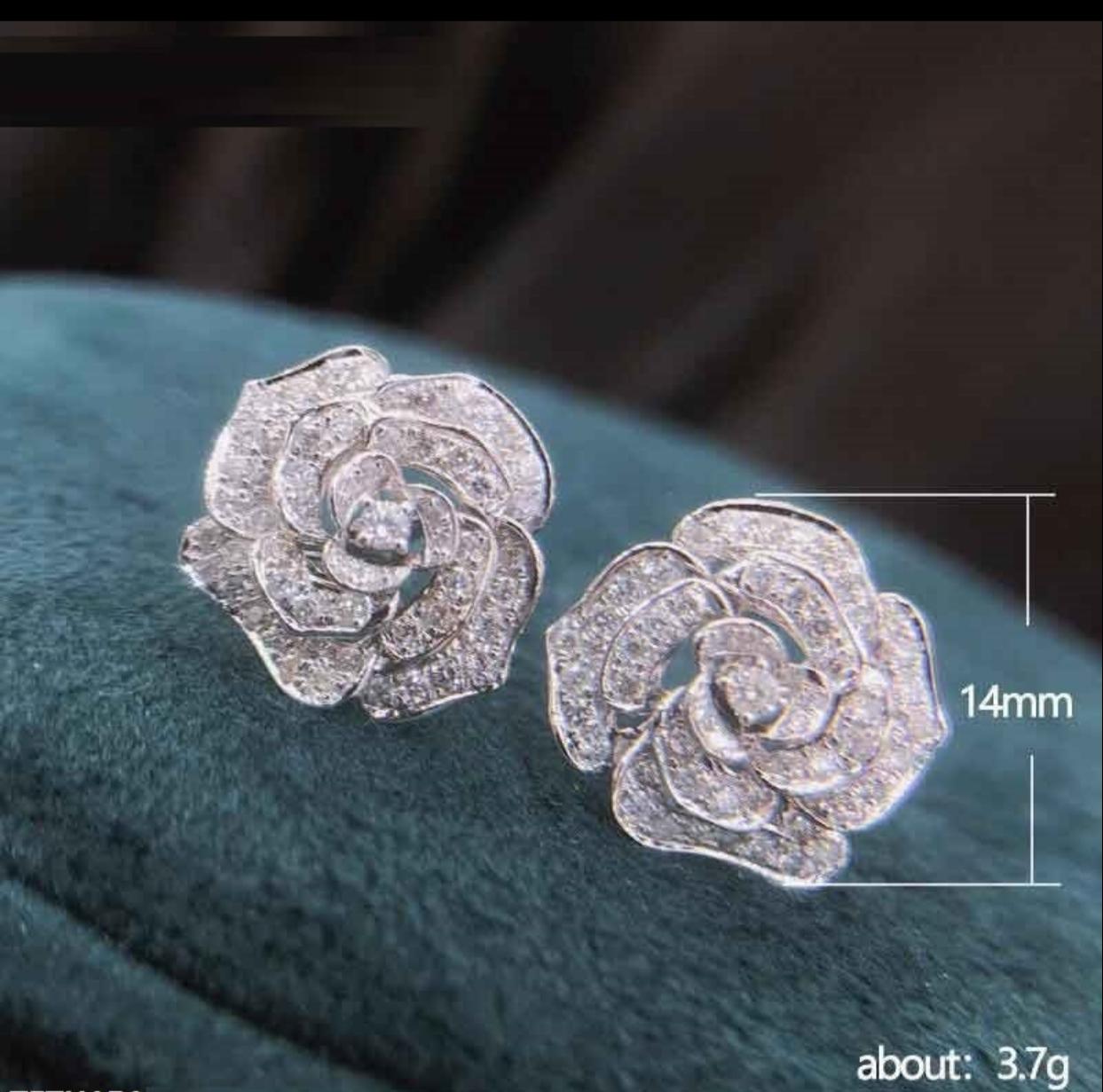 White Floral Ear Studs