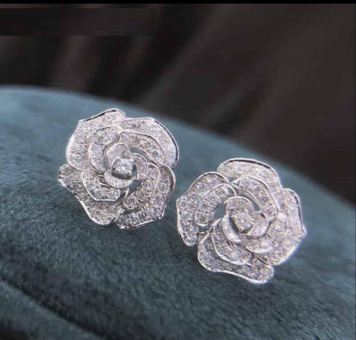 White Floral Ear Studs